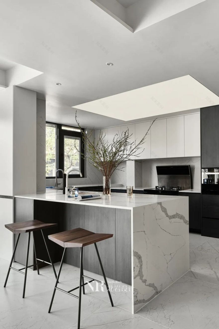 光影里的家 · 通透大宅的舒适设计丨中国南京丨北岩设计-42