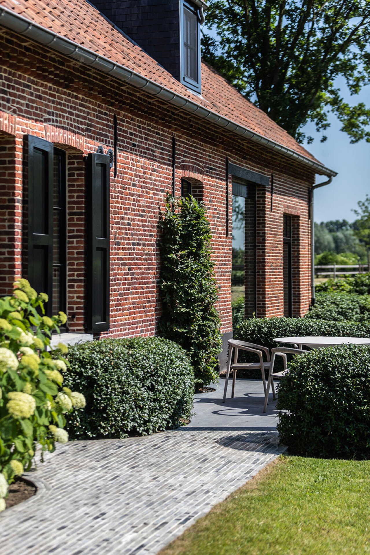 Hoeve met landschapstuin-11