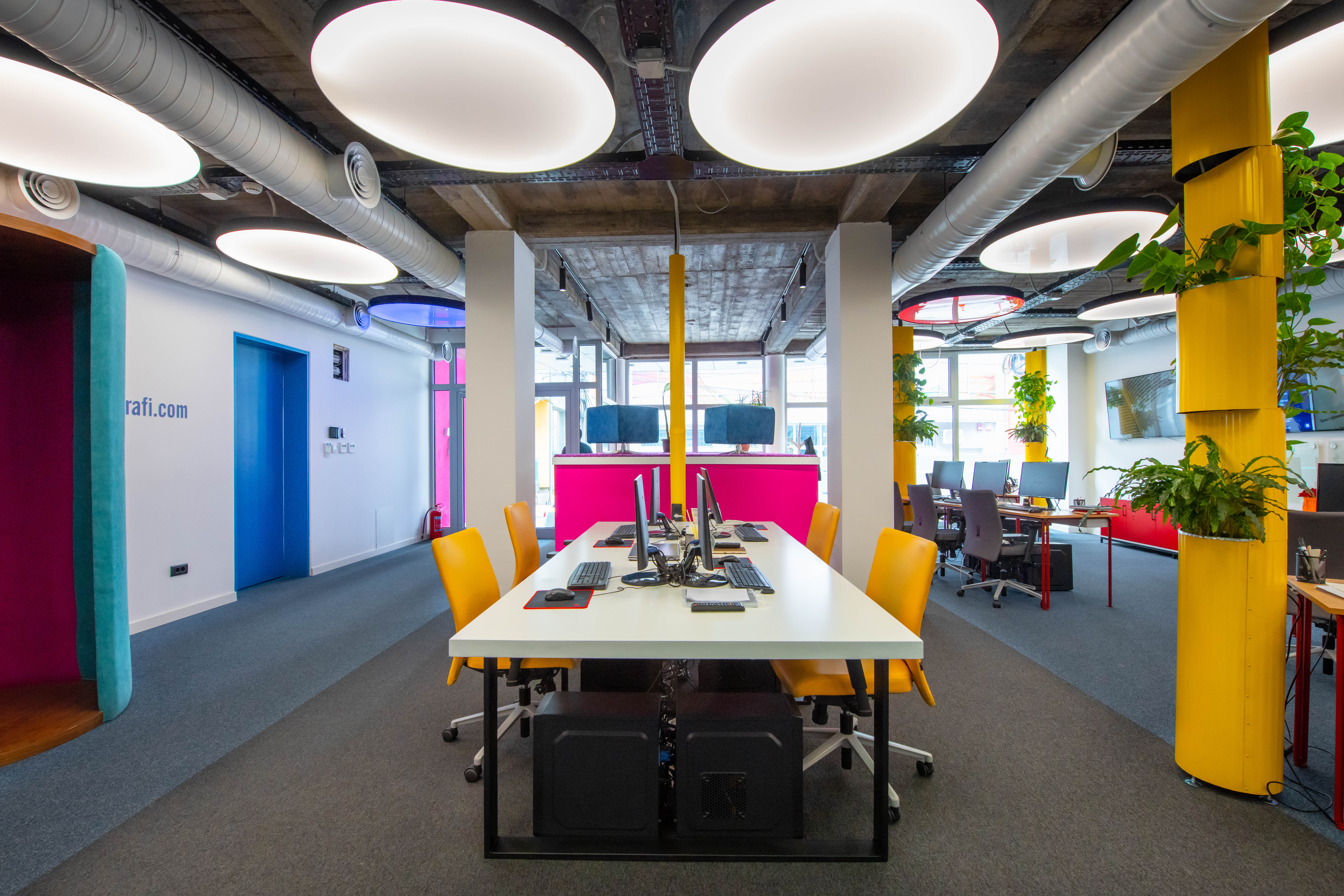 科技隐形的纽带——Telegrafi 办公室设计-19