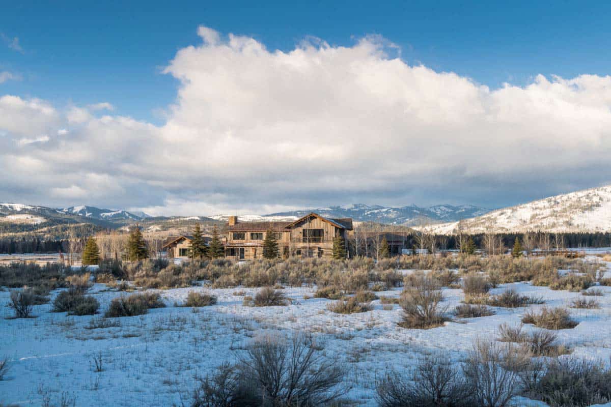 Mountain modern luxury home inspired by gorgeous Wyoming landscape-1