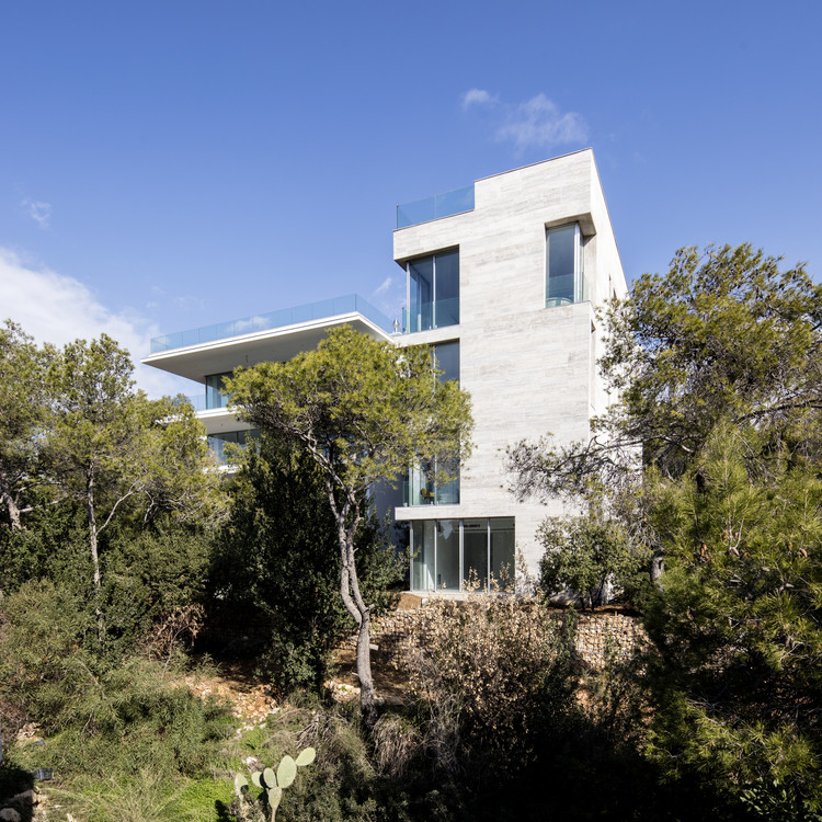 森林中的和谐四重奏·贝鲁特郊区绿色住宅设计-28