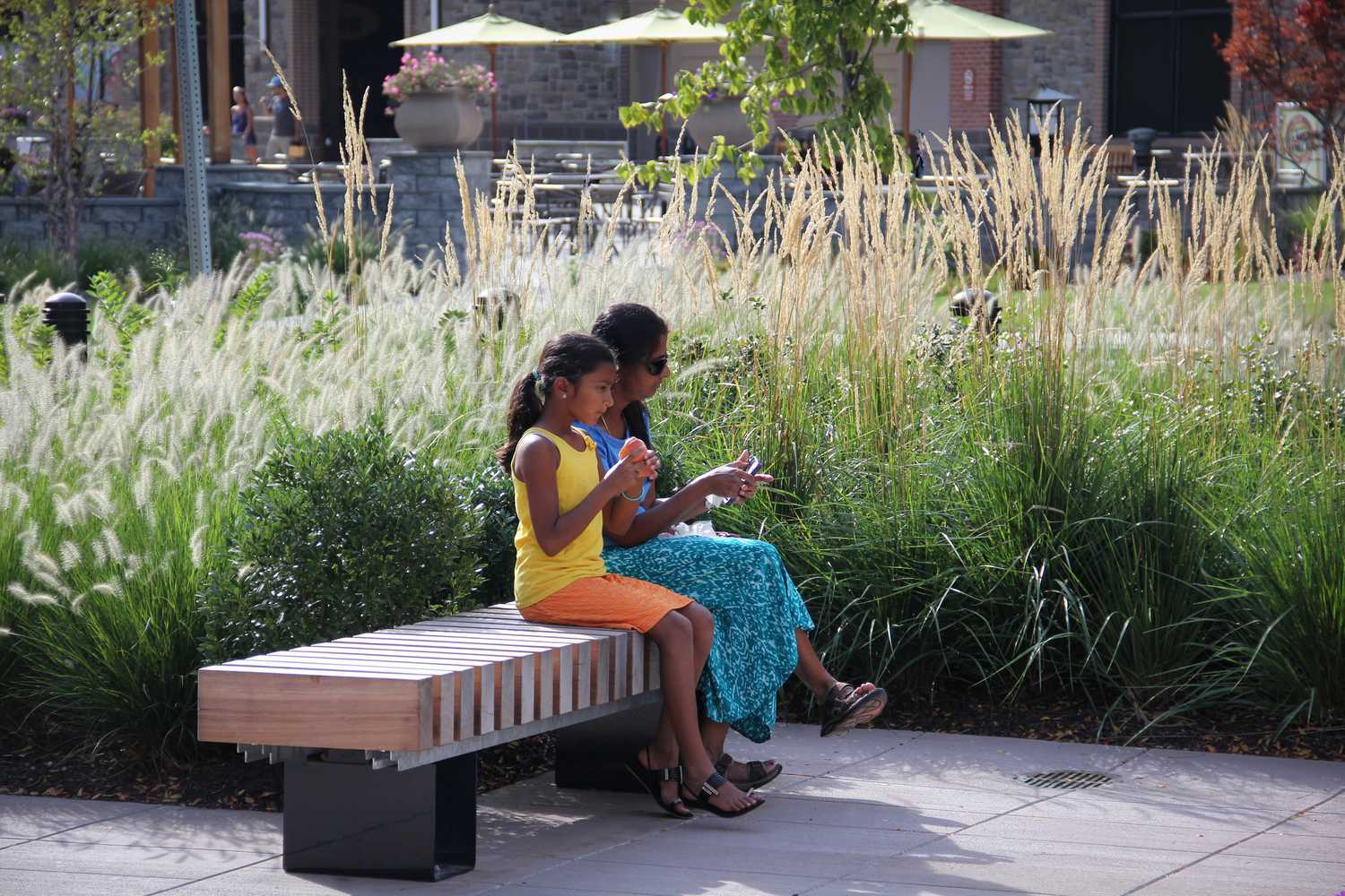 伯灵顿商业区活力零售开发设计丨意大利马萨丨Halvorson Design Partnership-11