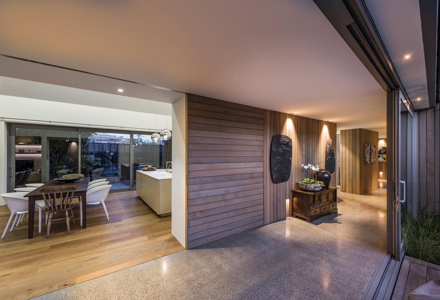 克赖斯特彻奇农舍改造 | 轻质雪松与玻璃画廊的现代演绎-38