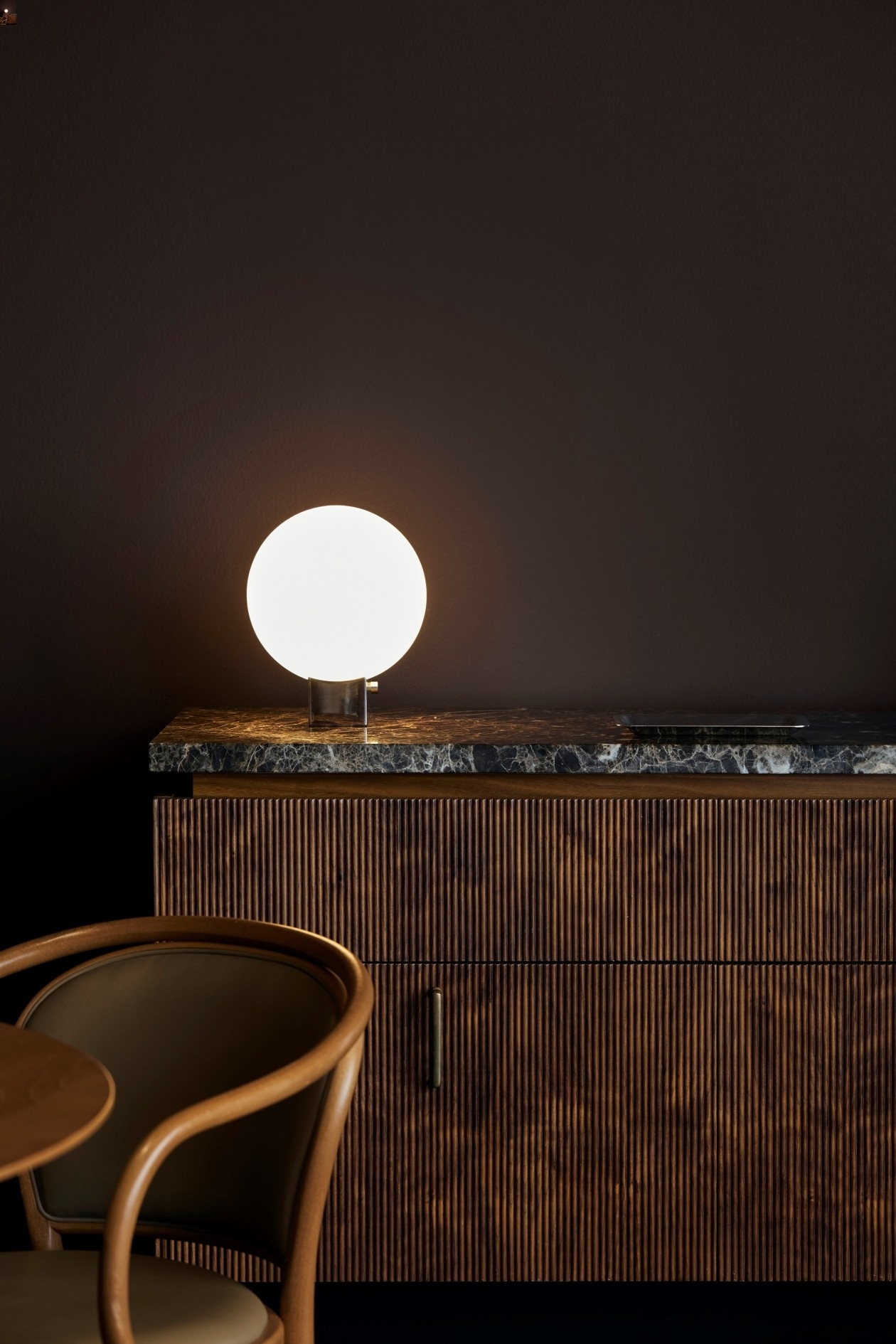 KICK.OFFICE | 一家用色大胆的餐饮空间-12