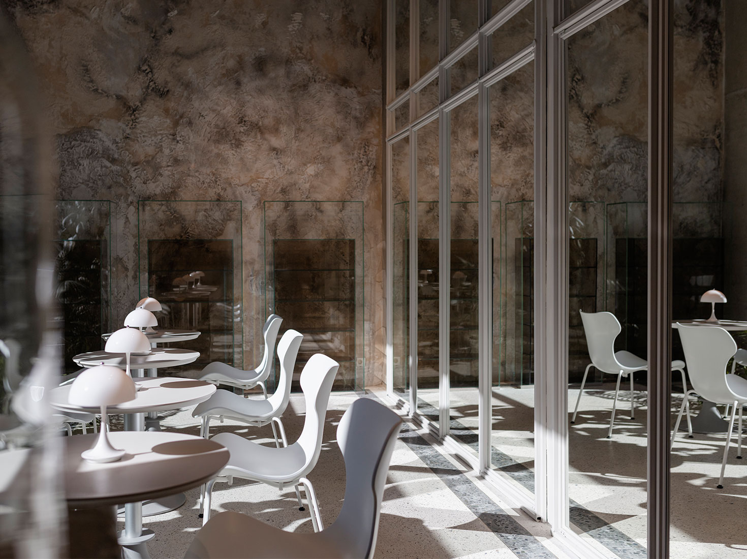 Motif Design: концептуальный бутик Anouki в Тбилиси-3