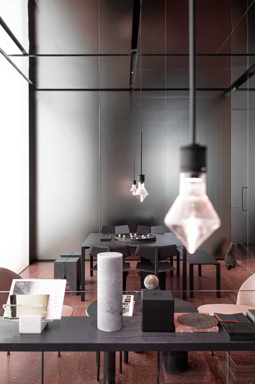 牛顿与月亮 Newton and the Moon-62