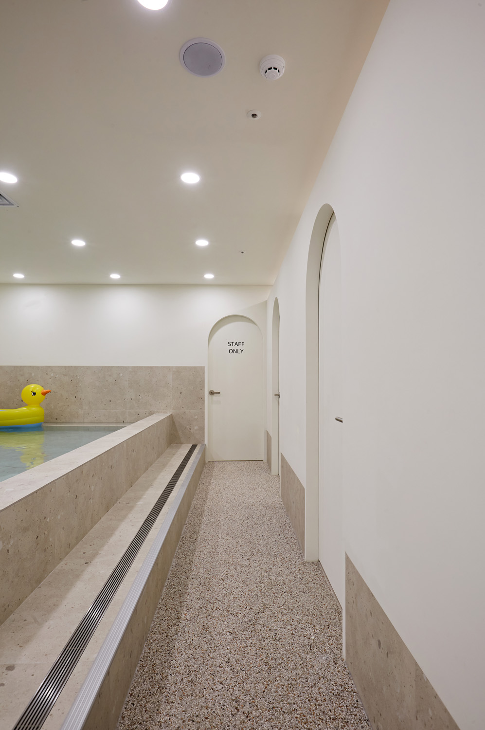 现代简约风格的 32 平米娱乐室设计-14