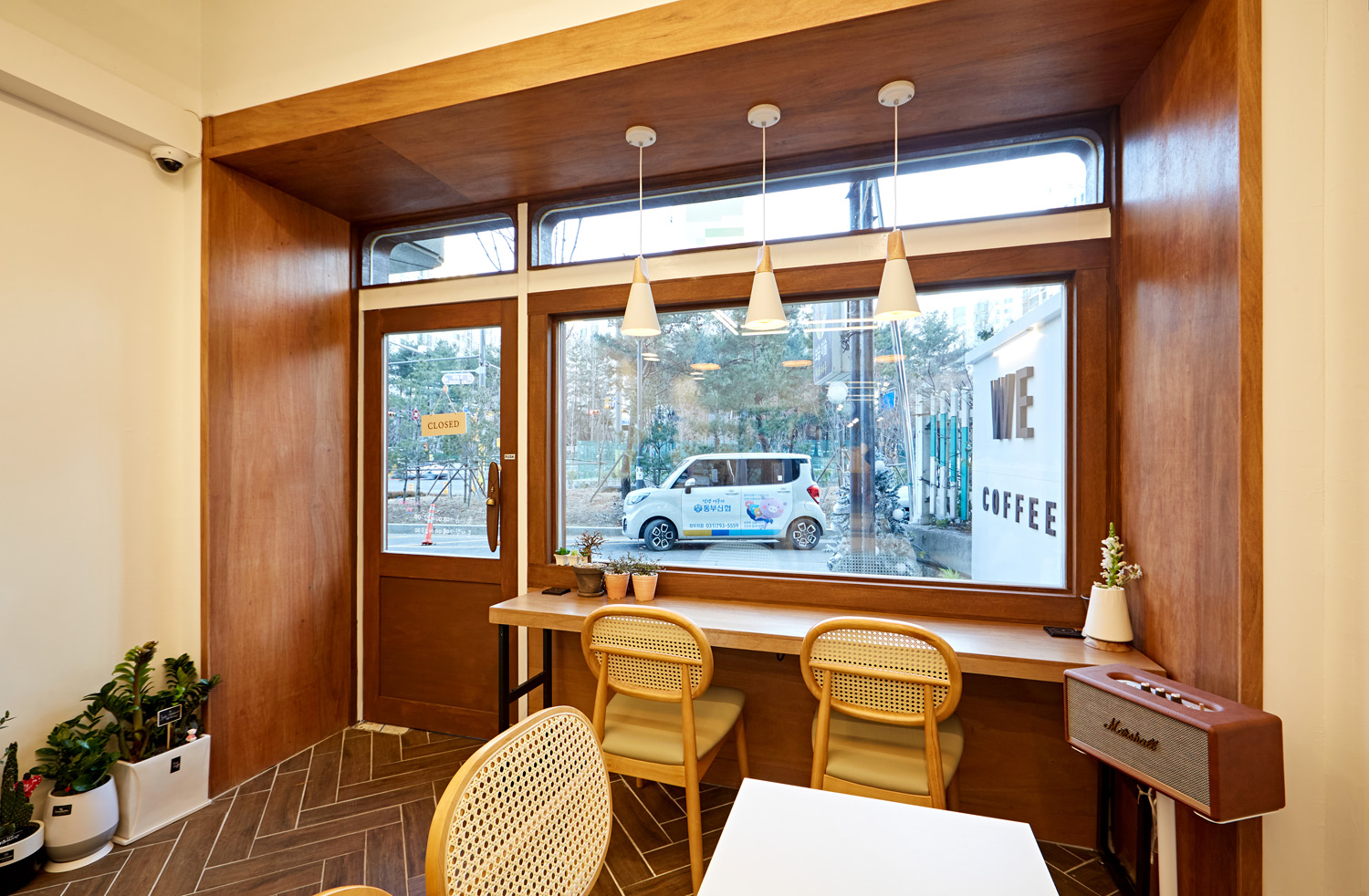 简约白色调 8 坪咖啡厅设计-10