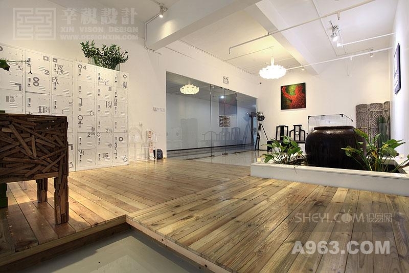 辛军打造现代简约办公空间-8