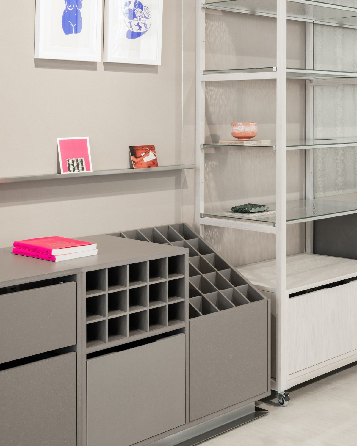 英格兰东南海岸艺术画廊 | Daytrip Studio 设计 | 简约低调零售空间-7