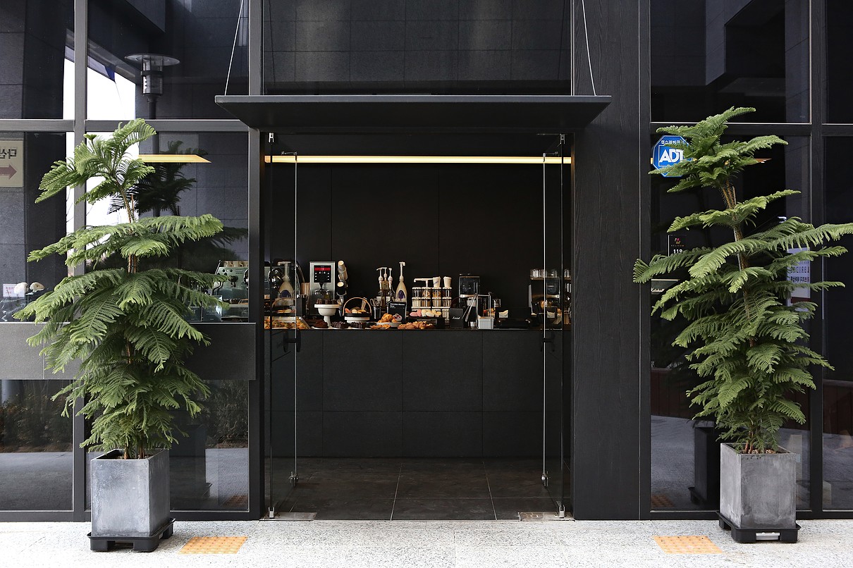 现代简约 47 平咖啡厅设计-3