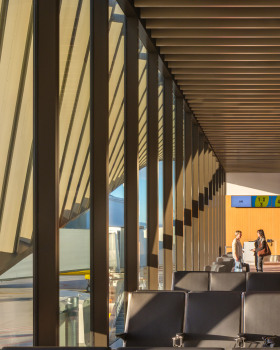 洛杉矶国际机场中场卫星南候机厅扩建项目丨美国洛杉矶丨Woods Bagot,Raw International