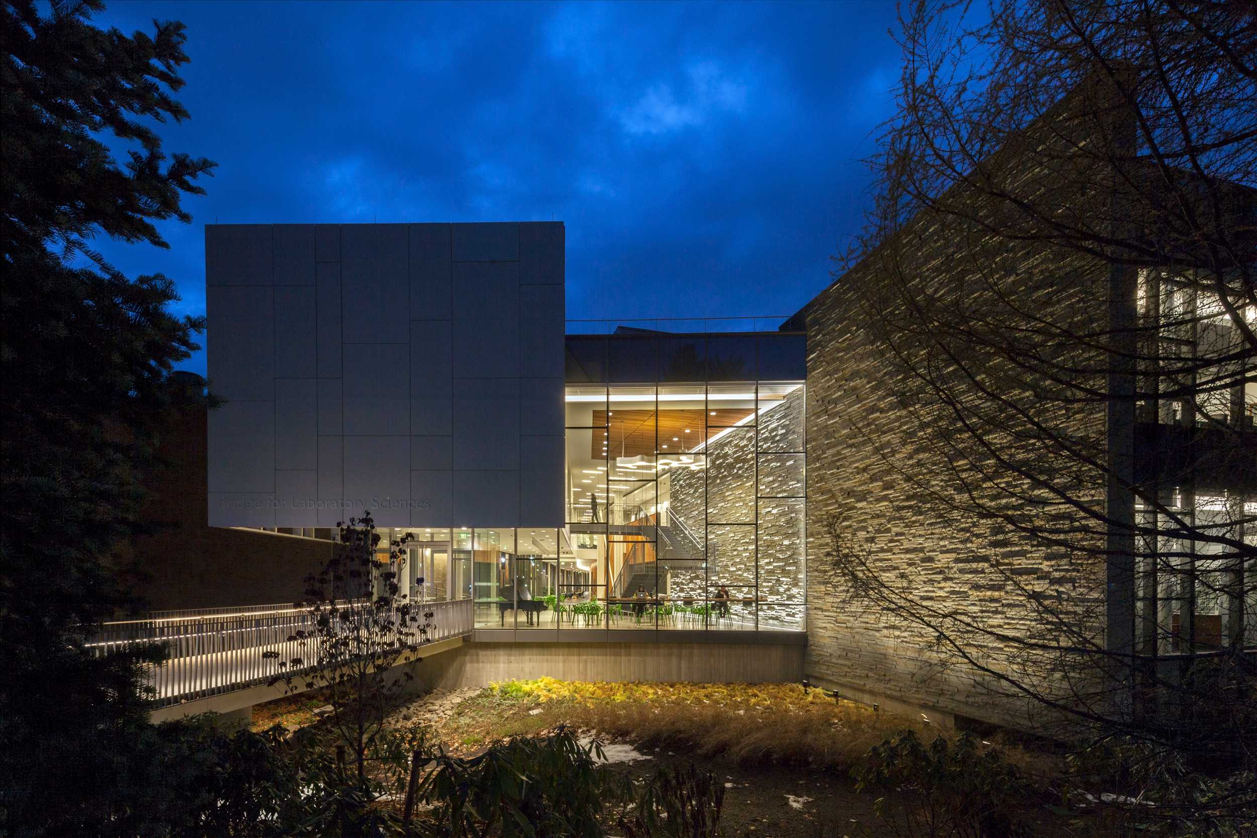 瓦萨学院实验室科学大楼-0