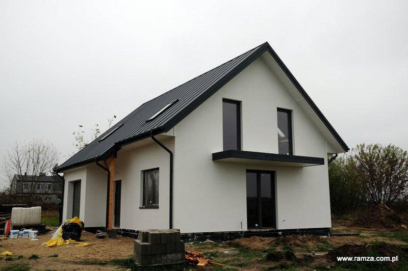 加拿大式带阁楼和车库的小房子设计项目-24