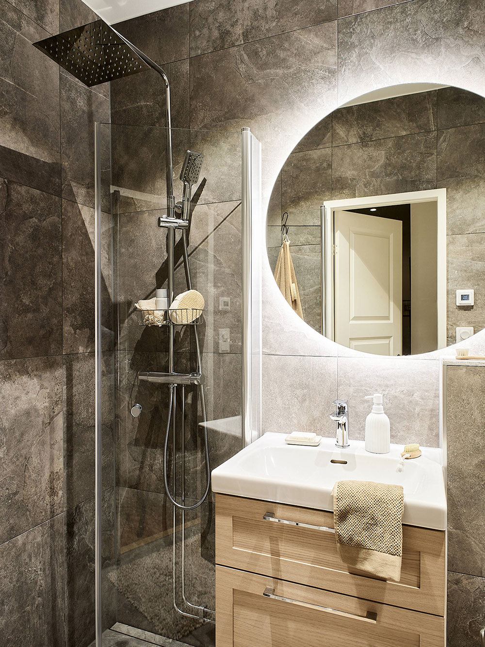 温馨简约的北欧风格公寓设计-11