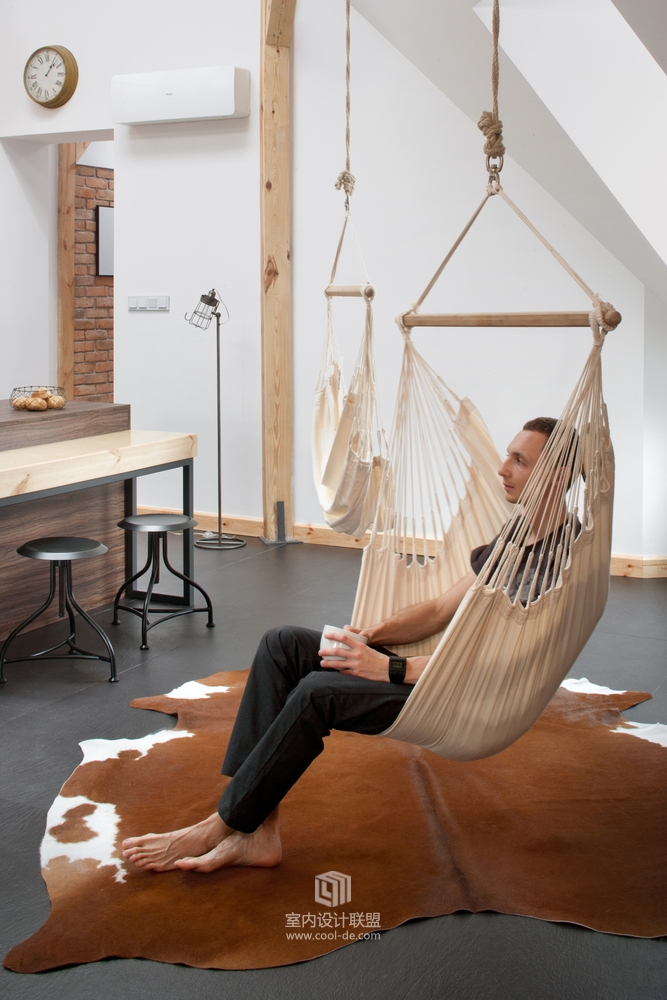 历史悠久的老楼改造的LOFT-5