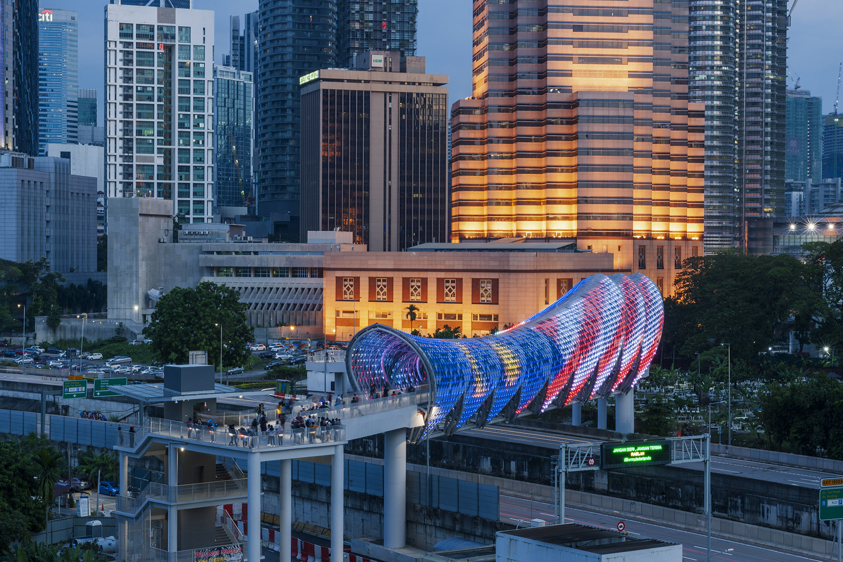 Pintasan Saloma 人行天桥丨马来西亚吉隆坡丨VERITAS Design Group-17