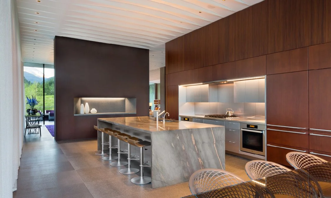 钢铁屋；钢铁房子；钢铁建筑（根据具体语境可能有不同的准确表述，这里钢铁屋是较为通用的翻译） 丨VJAA-11