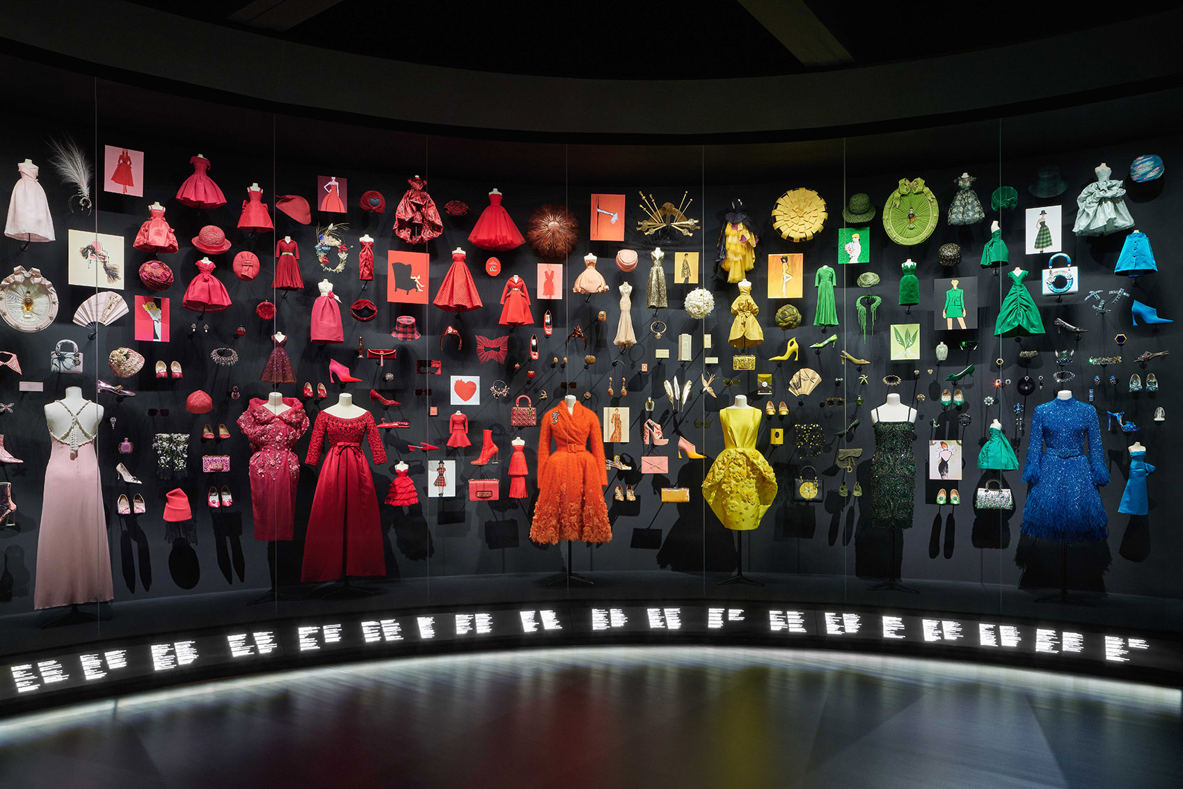 《克里斯汀·迪奥:梦之设计师》展览丨日本东京丨OMA+Shohei Shigematsu-137