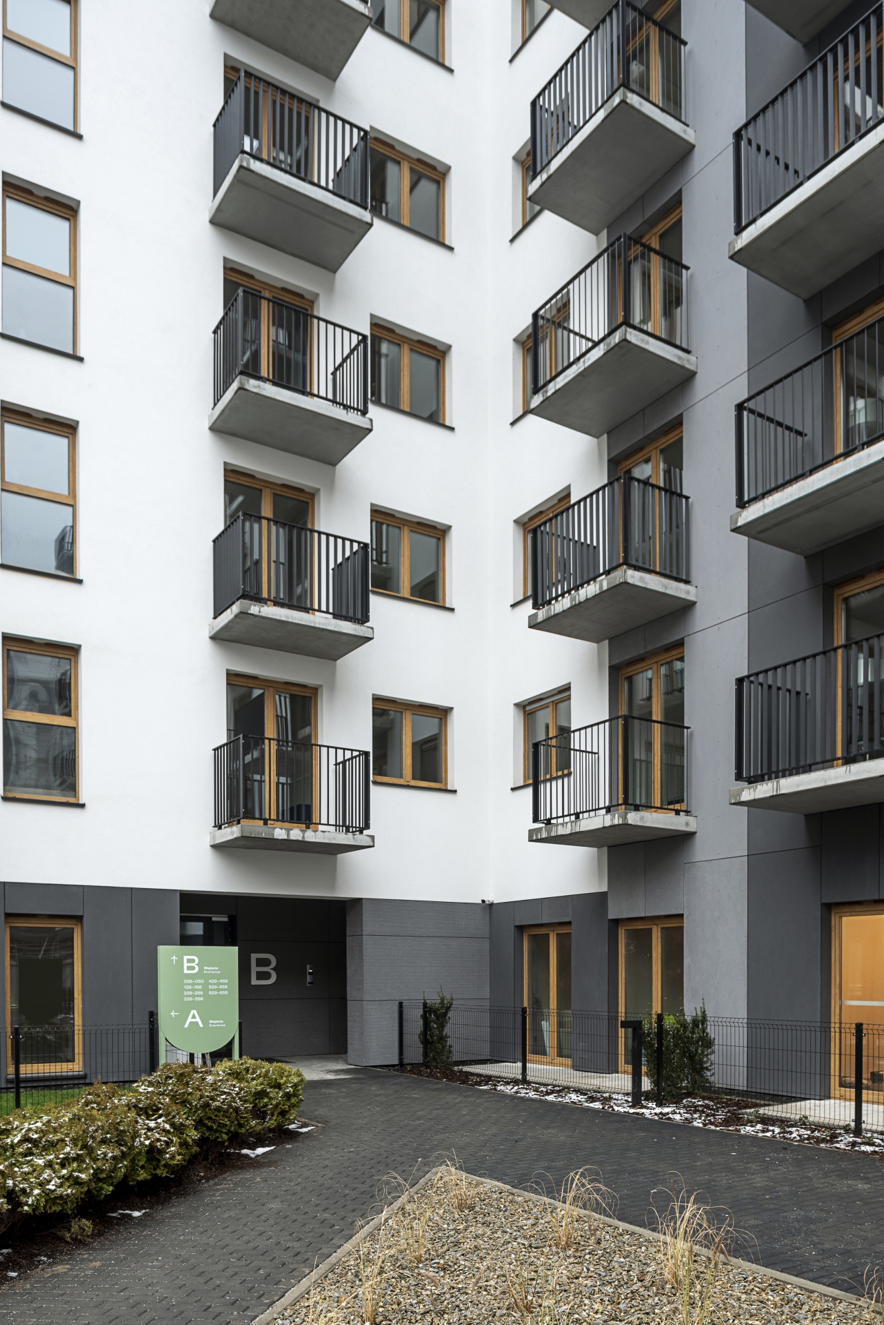 Resi4Rent 大楼导视系统与环境图形设计丨波兰克拉科夫丨blank studio,wayfinding studio-40