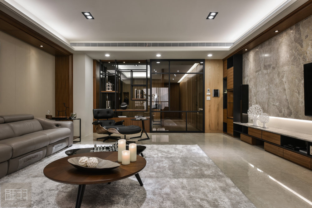 Wood and earthy colour palette modern apartment by Manson Hsiao of Hui yu Interi-10
