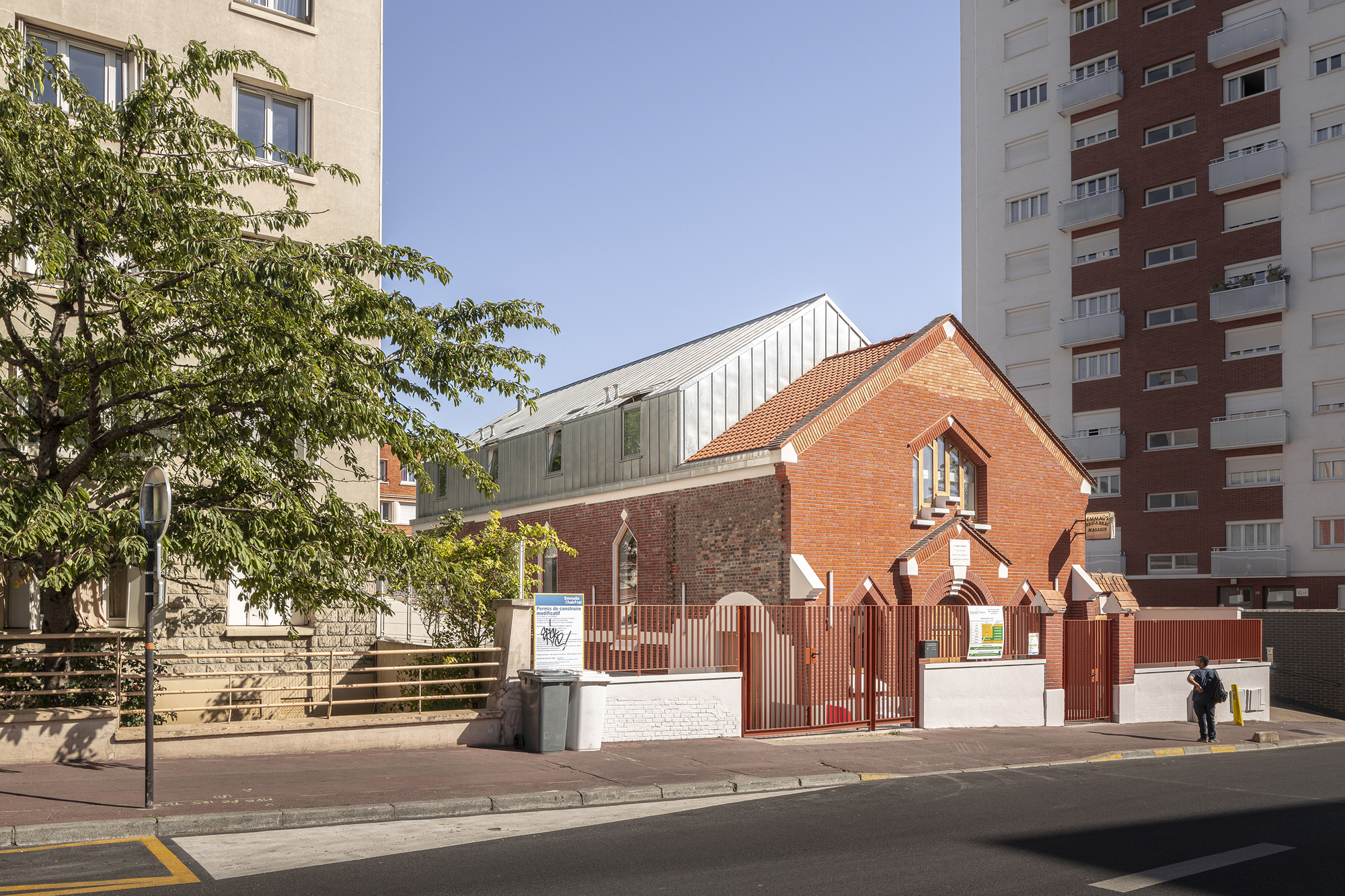 From Old Chapel to Thrift Shop and Social Housing / Tectône-27