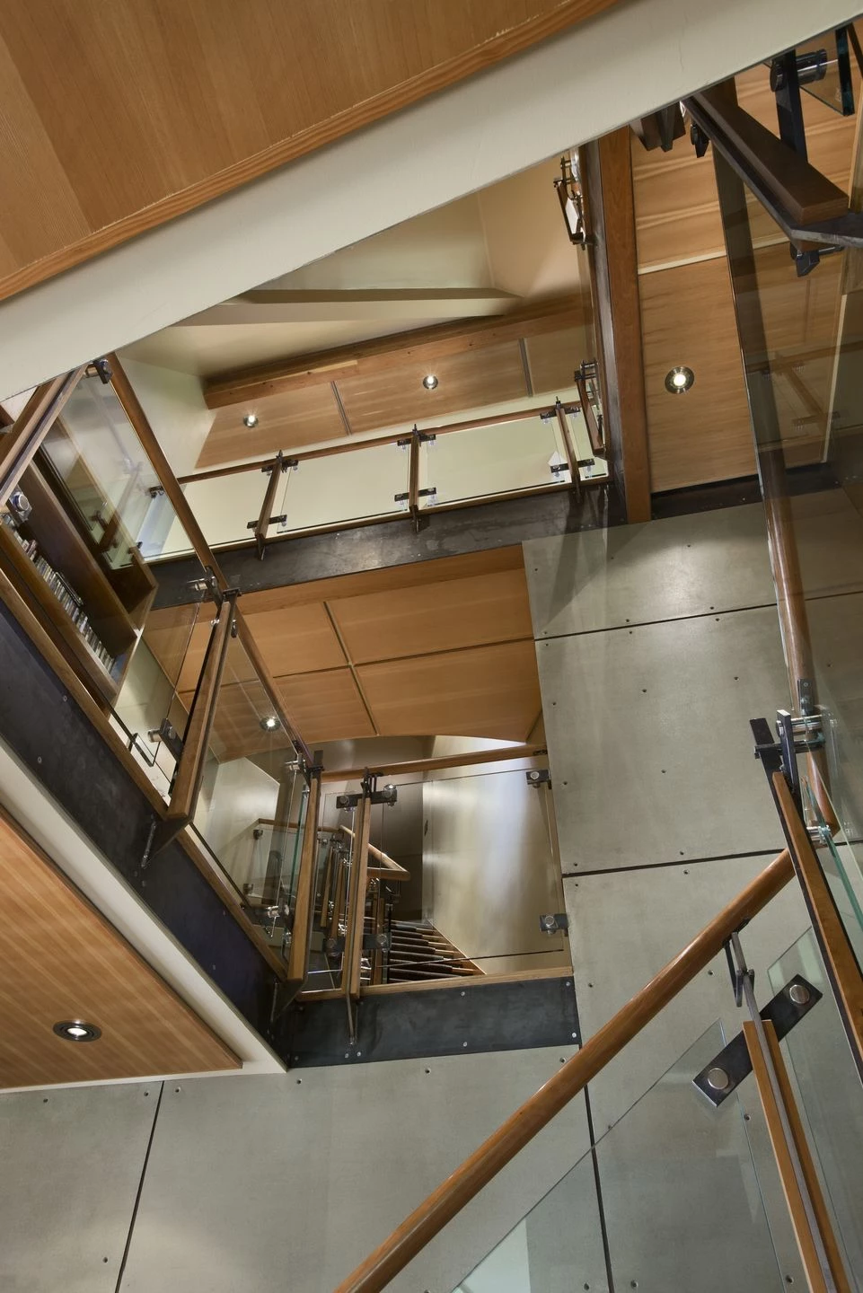 翻新改造的现代家庭别墅-23