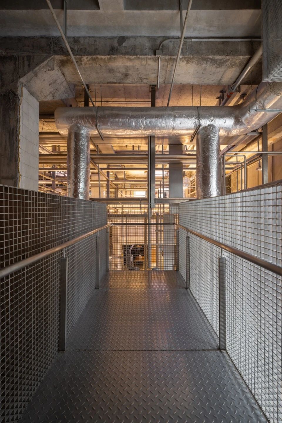 深圳粤海城·金啤坊工业遗存室内改造设计丨中国深圳丨深圳市十间设计咨询有限公司-24