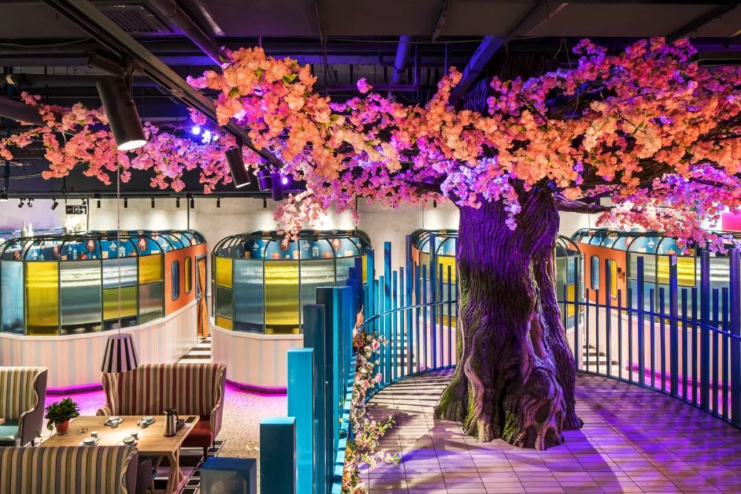 钱磊 | 餐饮空间不止餐饮，五光十色的视觉盛宴-91