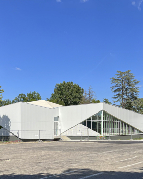 法国布尔昆雅略新社区游泳池丨Atelier PO&PO 设计事务所