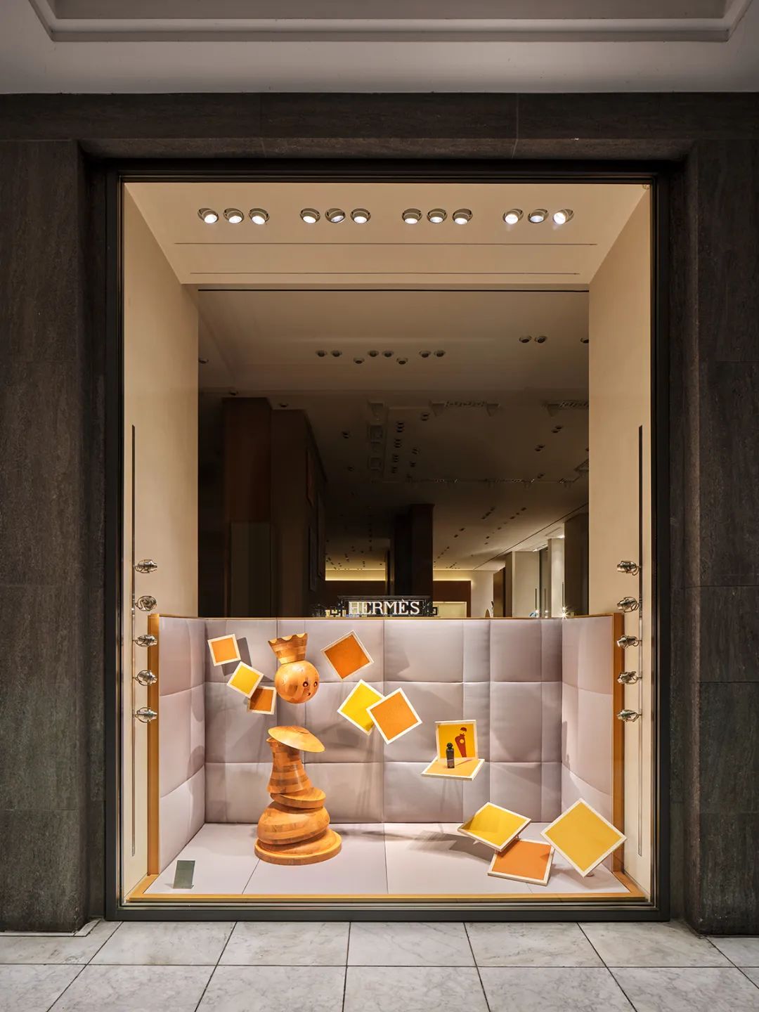 Hermès 德国 2023 年秋季橱窗展示-6