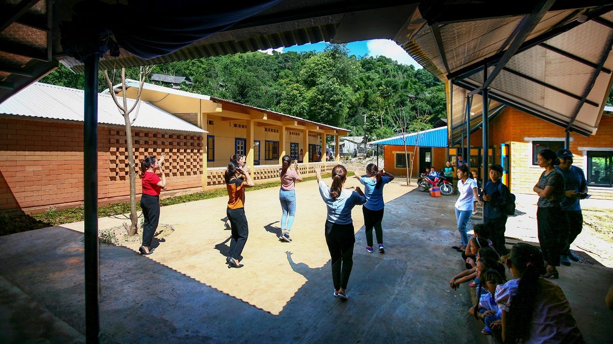 森林中的学校 · 1+1>2 建筑事务所打造独特学习环境-14