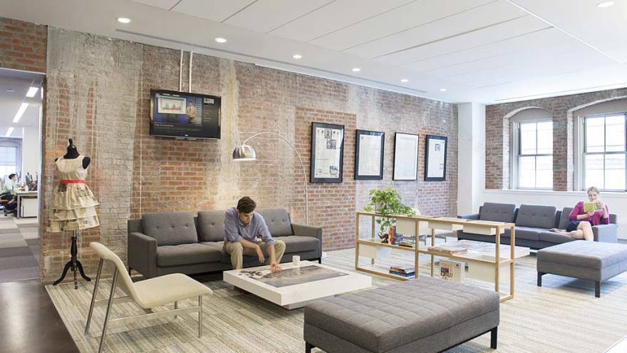 纽约旧仓库变身教育巨头 Pearson 现代办公空间-1