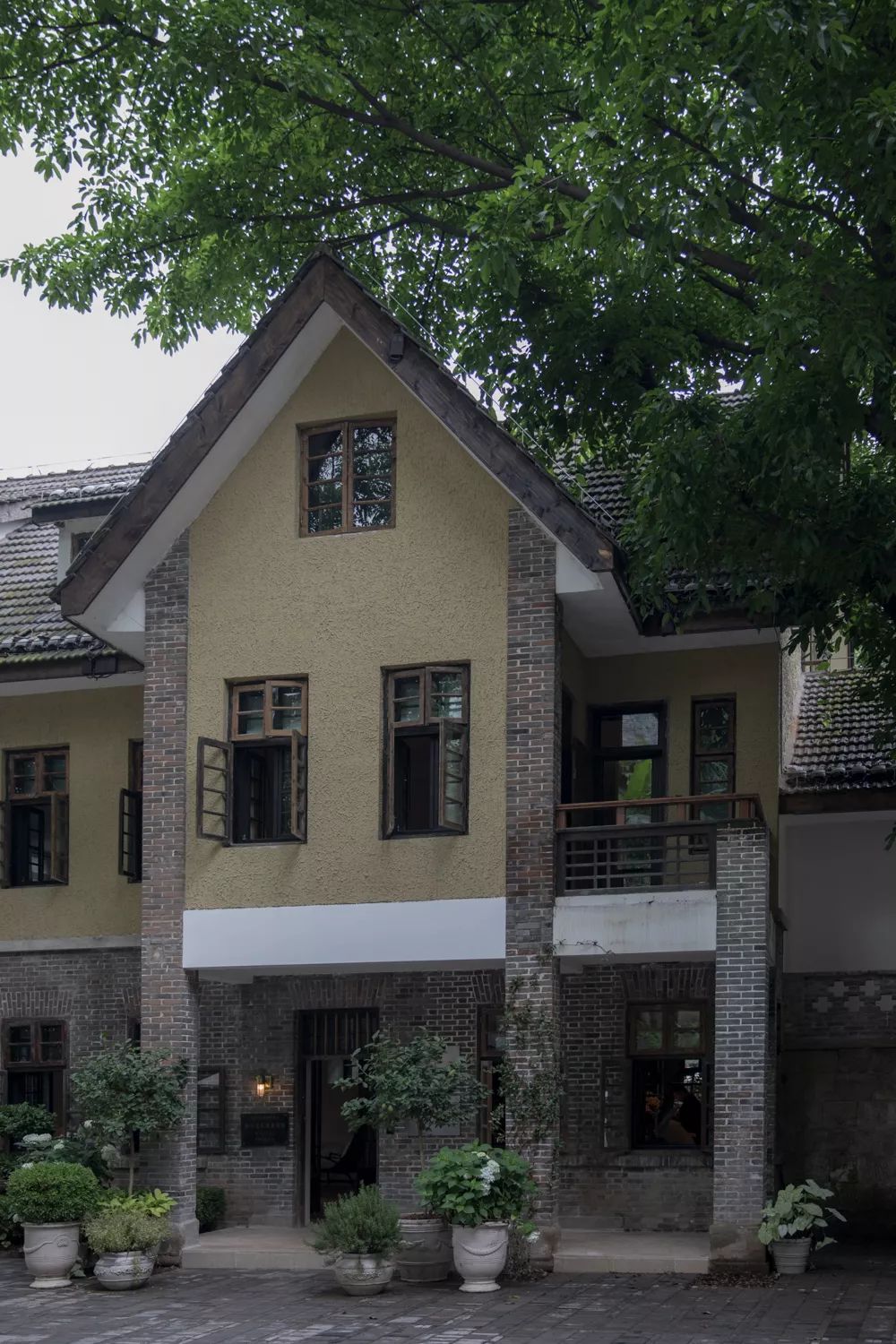 既下山·重庆：生活的复杂和冲突，都在这间院落“缴械投降”-29