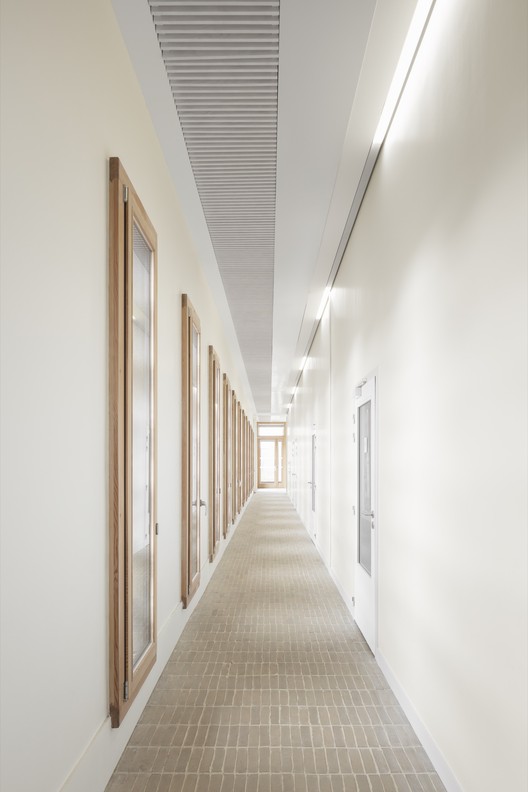 乡城之间的体育中心-21