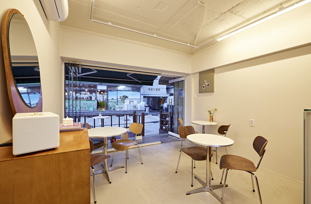 极简风格 13 坪甜品店设计-8