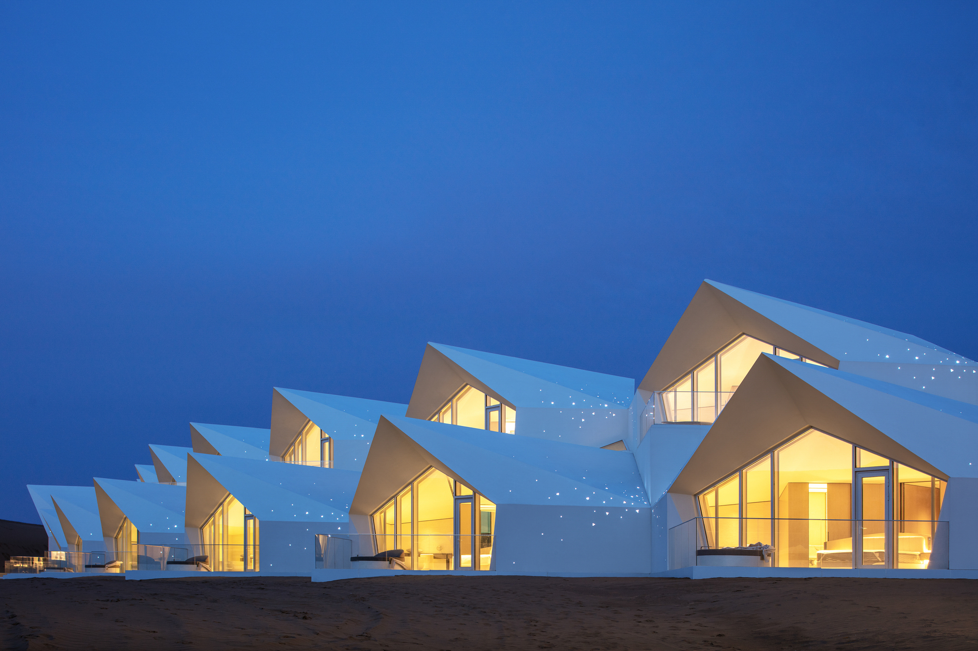 ZhongWei Desert Diamond Hotel / SHUISHI-60