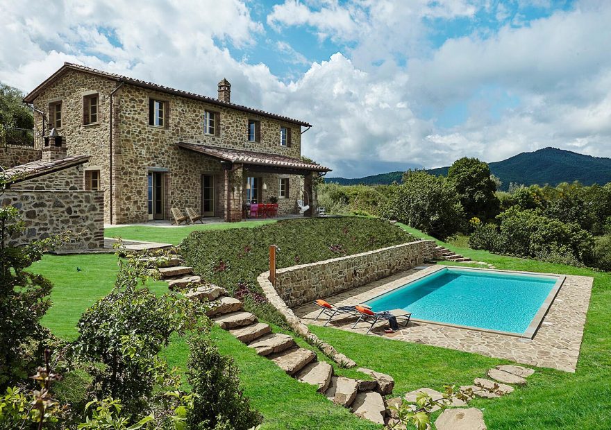 意大利翁布里亚山间经典与现代结合的乡村别墅-25