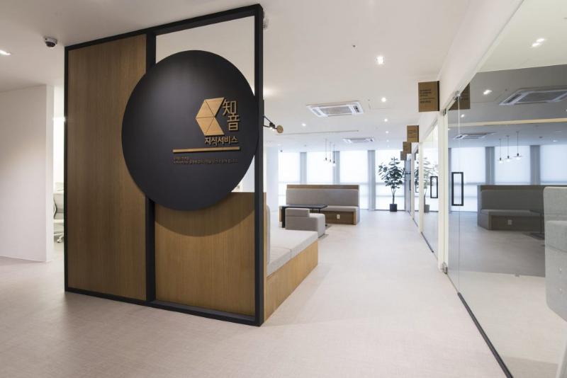 简约白诠释 51 平 IT 咨询公司办公室设计-22