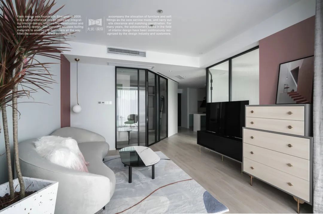 小户型高级灰++ 脏粉设计,全屋玻璃隔断打造互动空间-40