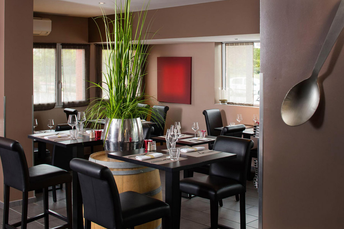 Hôtel restaurant Les Pierres Dorées | Poitoux -0