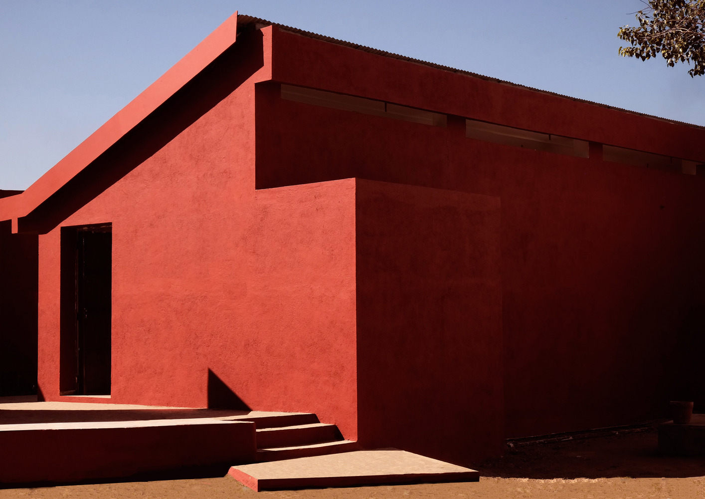 印度 Firodiya 中心 · 环保可持续的办公空间与信息画廊-36