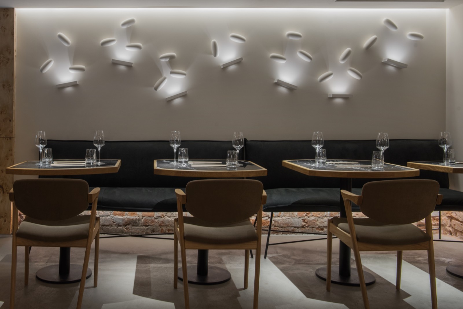 独具一格的莫斯科极简日料店  Archpoint-1