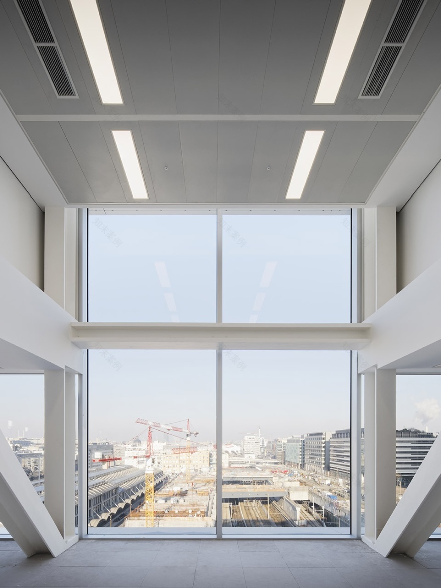 跨越铁道的巴黎 Panorama 办公大楼-30