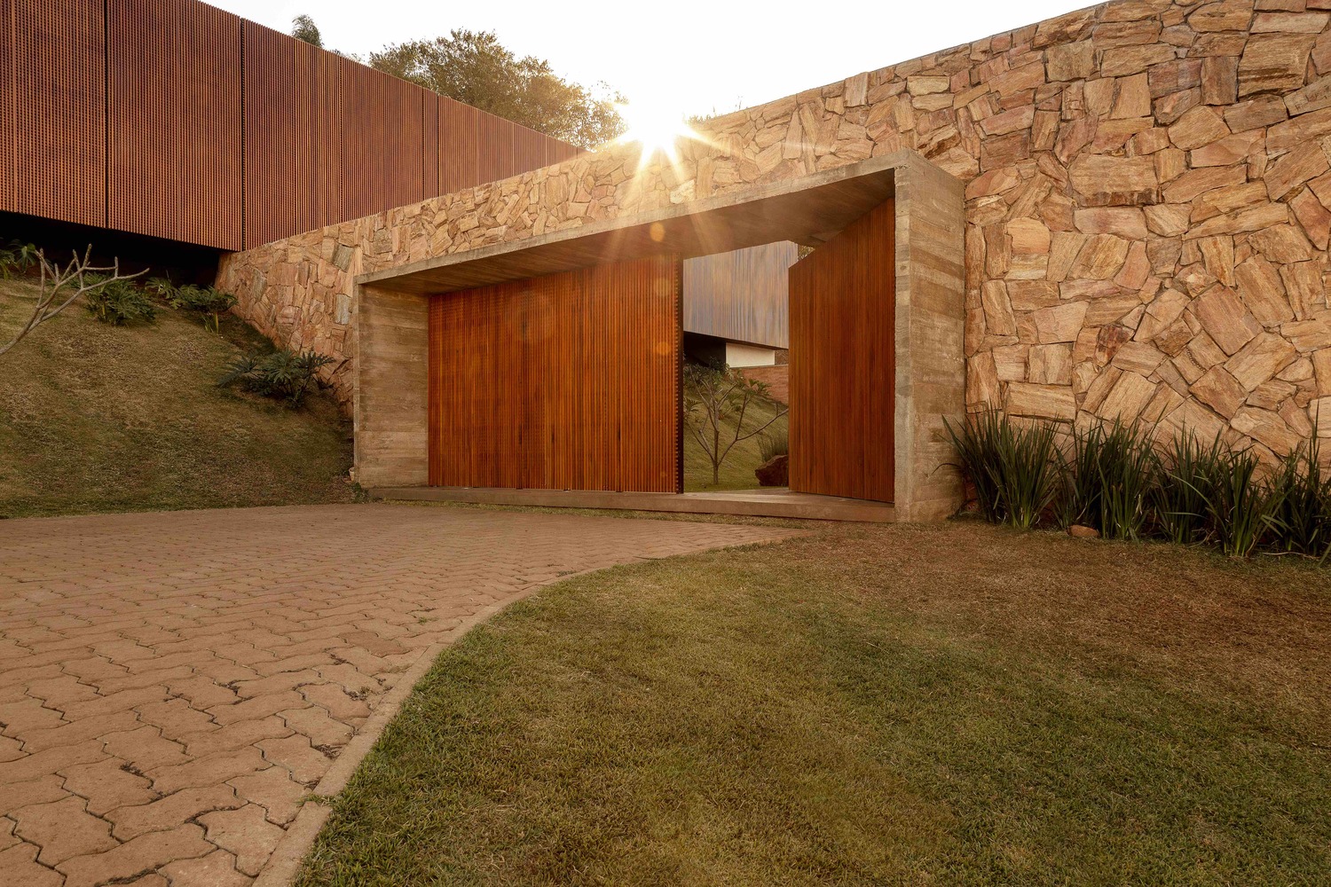 巴西米纳斯吉拉斯山脉中的“石之家”-32