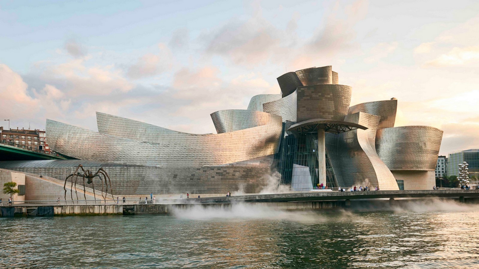 Frank Gehry- 15 Iconic Projects - RTF | Rethinking The Future-14