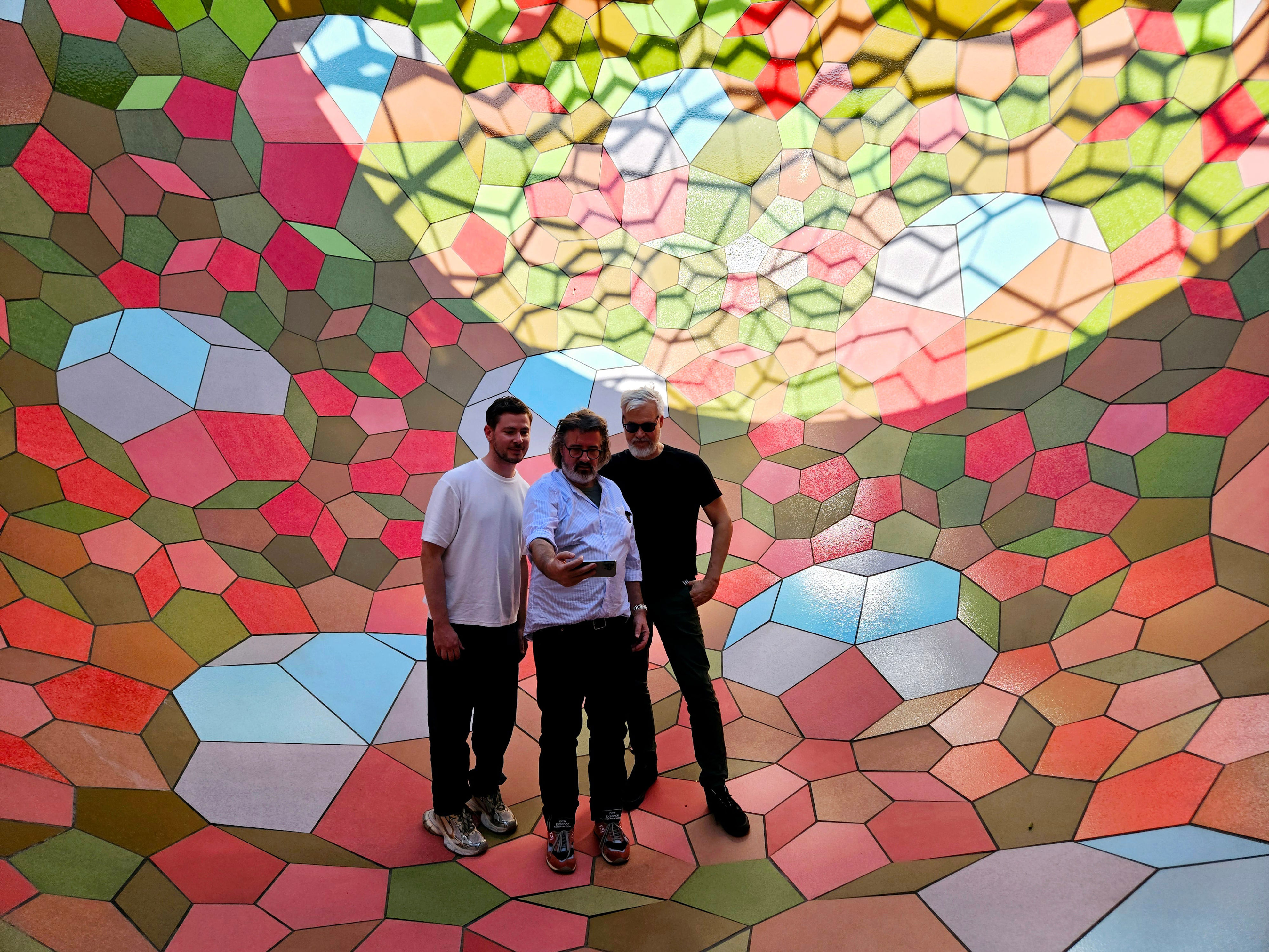 南韓新安郡「Shinan Art Island Project」首部曲：Olafur Eliasson《呼吸大地球體》帶你走進宇宙的奇幻之旅！ | FAM-38