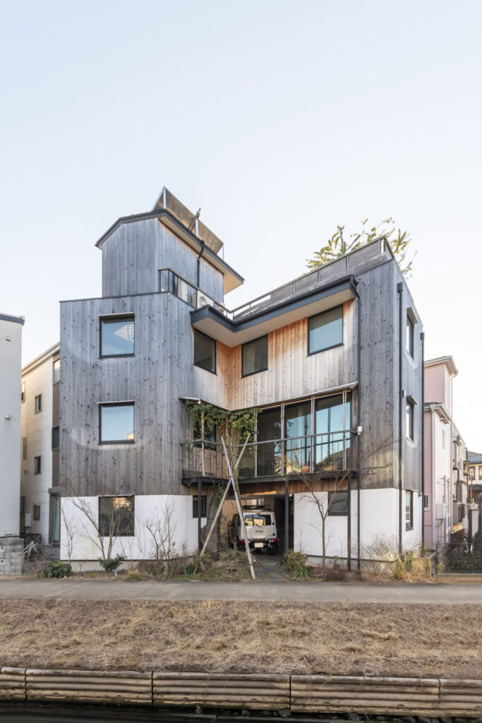 都市型パッシブデザインの家 自然素材にこだわり経年美を楽しみながら暮らす | Architecture | 100%LiFE-1