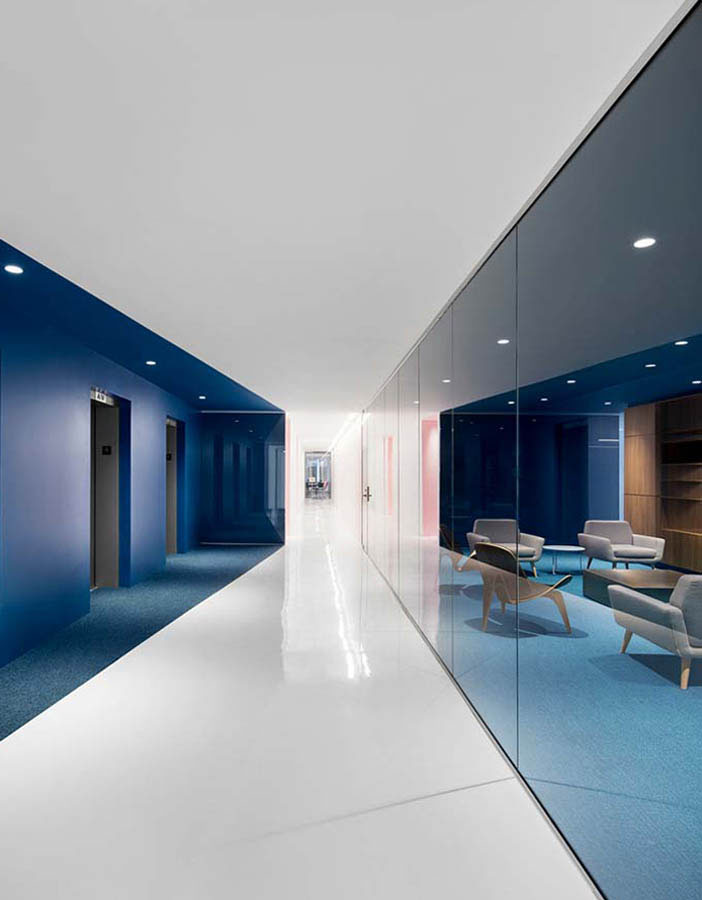 某娱乐公司色彩丰富的办公室设计丨加拿大蒙特利尔丨建筑公司ACDF-4