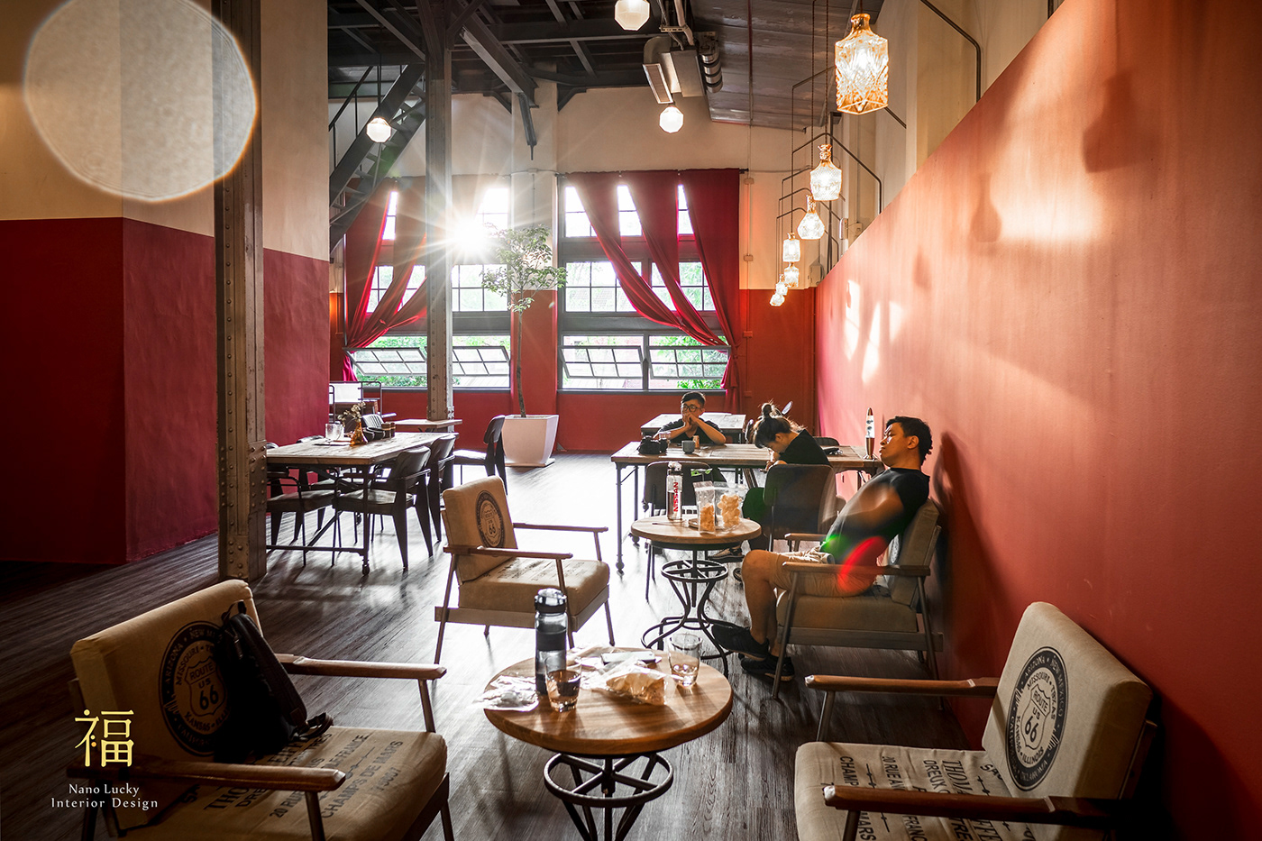 Anastasiya Gushchina丨咖啡店丨國王。蝴蝶。秘密基地-5